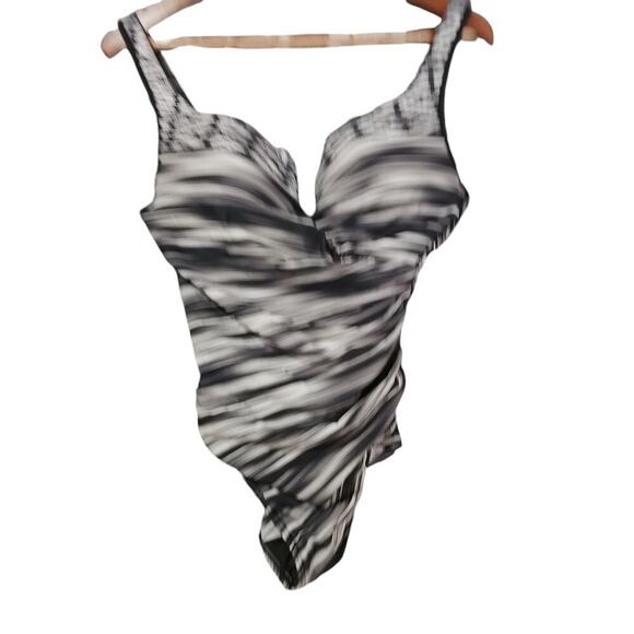 Miraclesuit Escape One Piece Swimsuit Warp Speed Size 12 - Picture 5 of 8